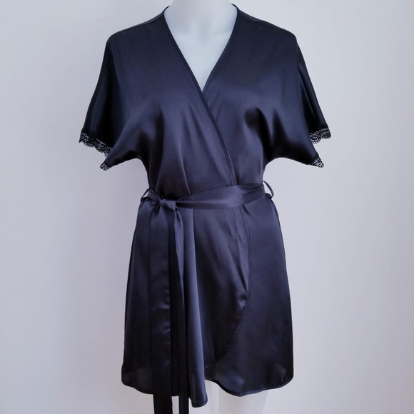 IN BLOOM BY JONQUIL Black Satin Wrap, M - Picture 5 of 6